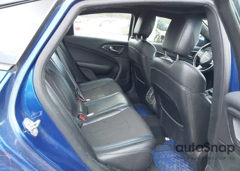 2015 Chrysler 200 S z USA, uszkodzony, nr VIN 1C3CCCBB3FN555058